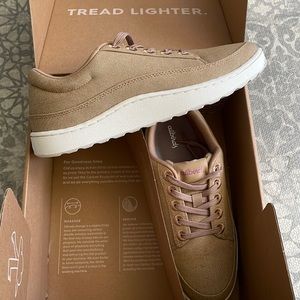 Allbirds Canvas Pacer in Hazy Beige - original box